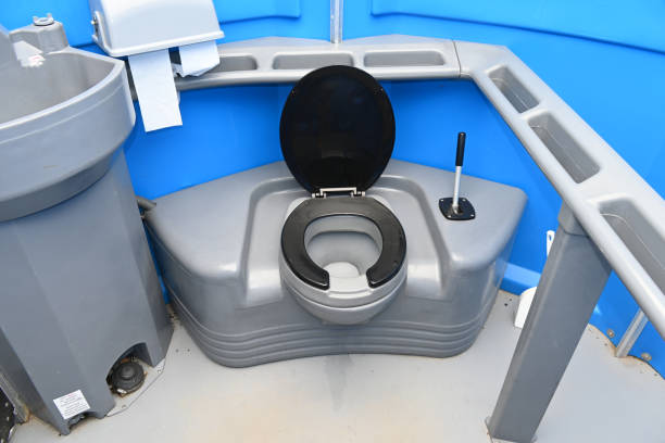 Portable Toilet Options We Offer in Paris, MO